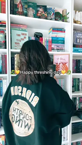 #BookTok #books #bookish #BookRecommendations #fourthwing 