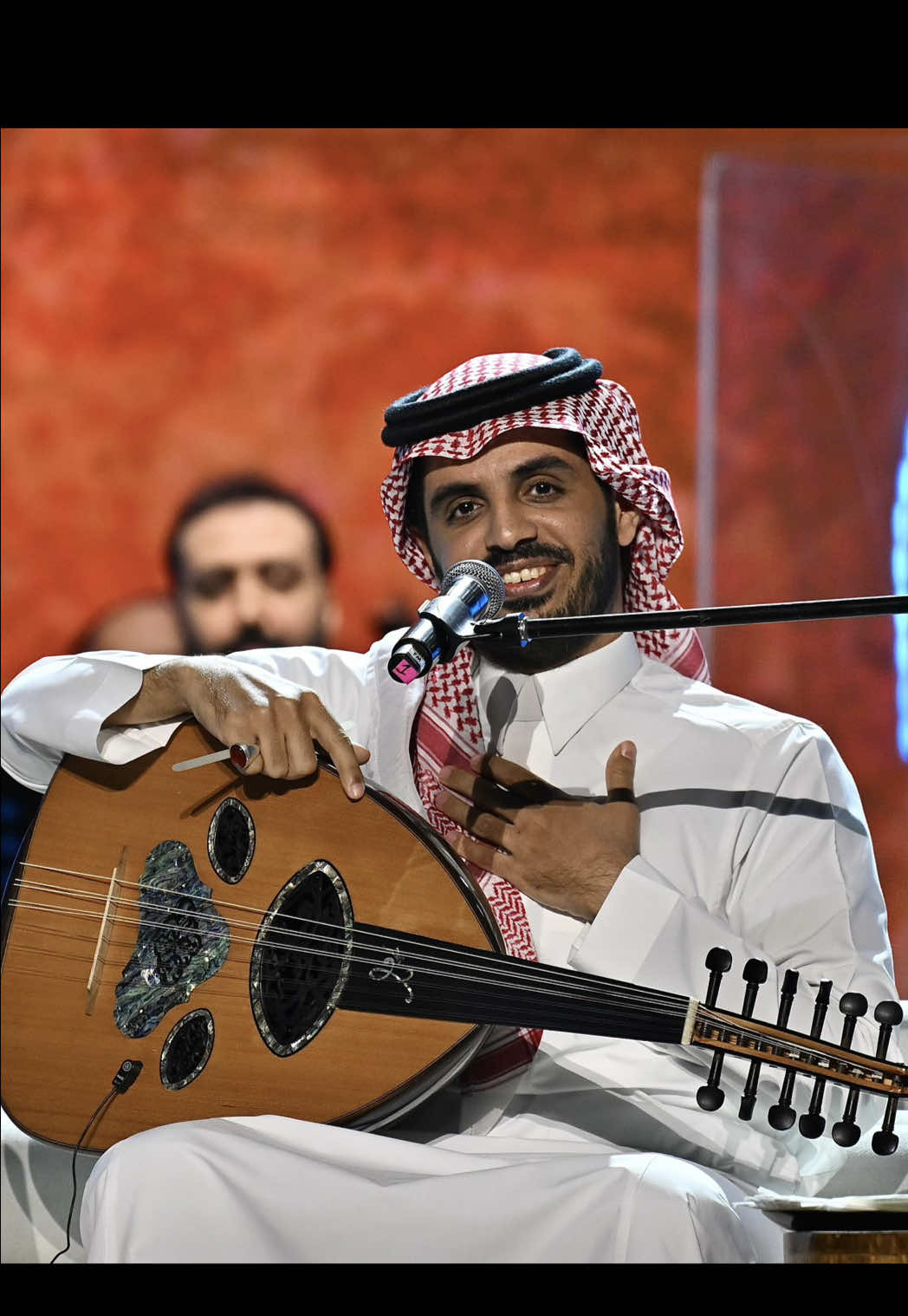 بردان .. بردان أنا تكفى.. أبي احترق بدفا🎶🥀 #نواف_الجبرتي #محمد_عبده #فوكالي 