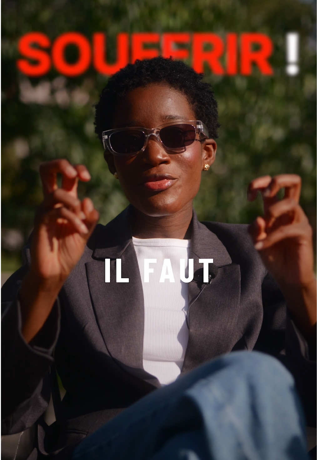 Si la souffrance était une vertu, personne ne serait pauvre et personne ne vivrait une vie en dessous de son idéal. Les événements qui se présentent à nous nous obligent toujours à faire un choix douloureux. Mais c’est à nous de choisir : la douleur qui nous élève vers le bonheur ou celle qui nous enchaîne à la souffrance. Un choix douloureux qui conduit à une destination heureuse, c’est un choix aligné à son authenticité et à sa vision de vie idéale. Et qu’on soit clairs : on ne parle de « vie idéale » qu’à partir du moment où nos choix sont faits sans AUCUNE LIMITE MENTALE. Alors, plutôt que de chérir la souffrance comme une fausse vertu qui prétend nous légitimer, chérissons l’intelligence intérieure qui concrétise notre but ultime ! #mentalitéfavorable  #vieidéale  #sachezfaireladifference  #knowyourwhyandjustdoit  #sandykuams 