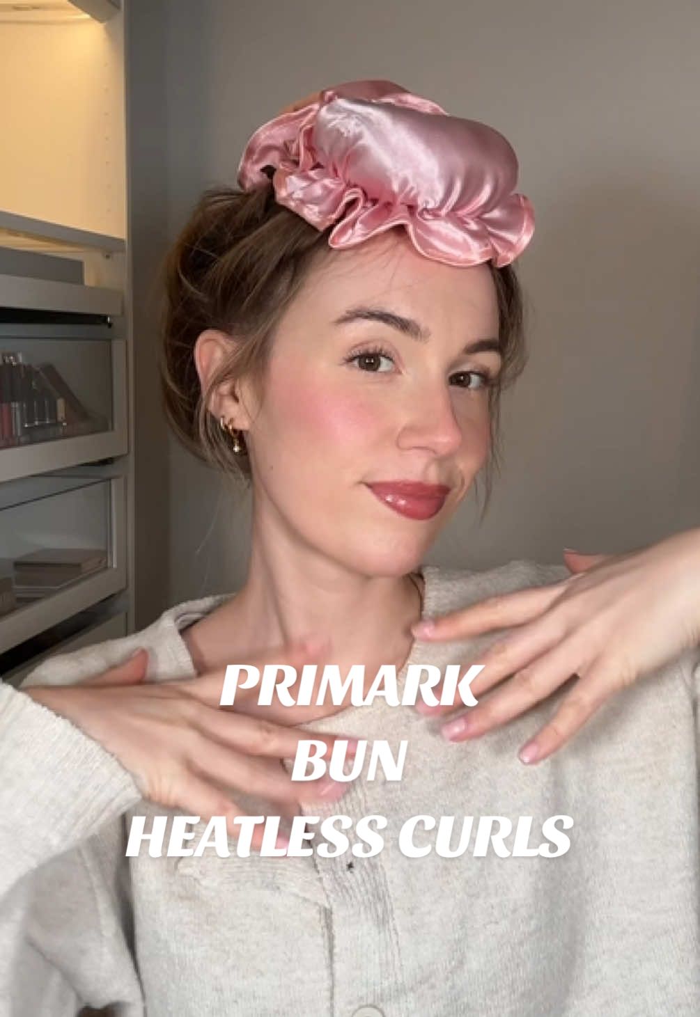 these were veryy difficult to use 🥲 I hope it’s worth it 🙌🏻 testing out all of the @Primark heatless curls so you don’t have too 🩷 #primarkheatlesscurls #primarkbunheatlesscurls #heatlesscurls #heatlesshairstyle #heatlesshair 