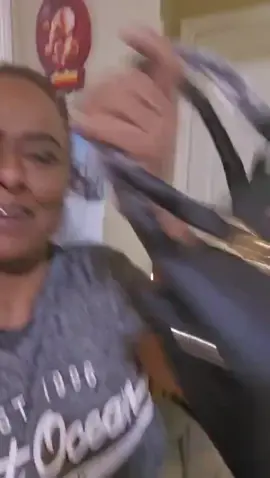 👜✨ Ceaser Gift Hub Handbag – Elegance You Can Carry ✨👜  Here’s a quick video proof of one of our beautiful handbags, crafted with style, quality, and durability in mind. 💎 Whether it’s a gift for someone special or a treat for yourself, this bag is made to stand out. At Ceaser Gift Hub, we don’t just deliver gifts — we deliver confidence you can carry. 💖