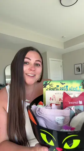 1 year old girl boo basket!🎃👻  #MomsofTikTok #girlmom #boobasket #halloween 