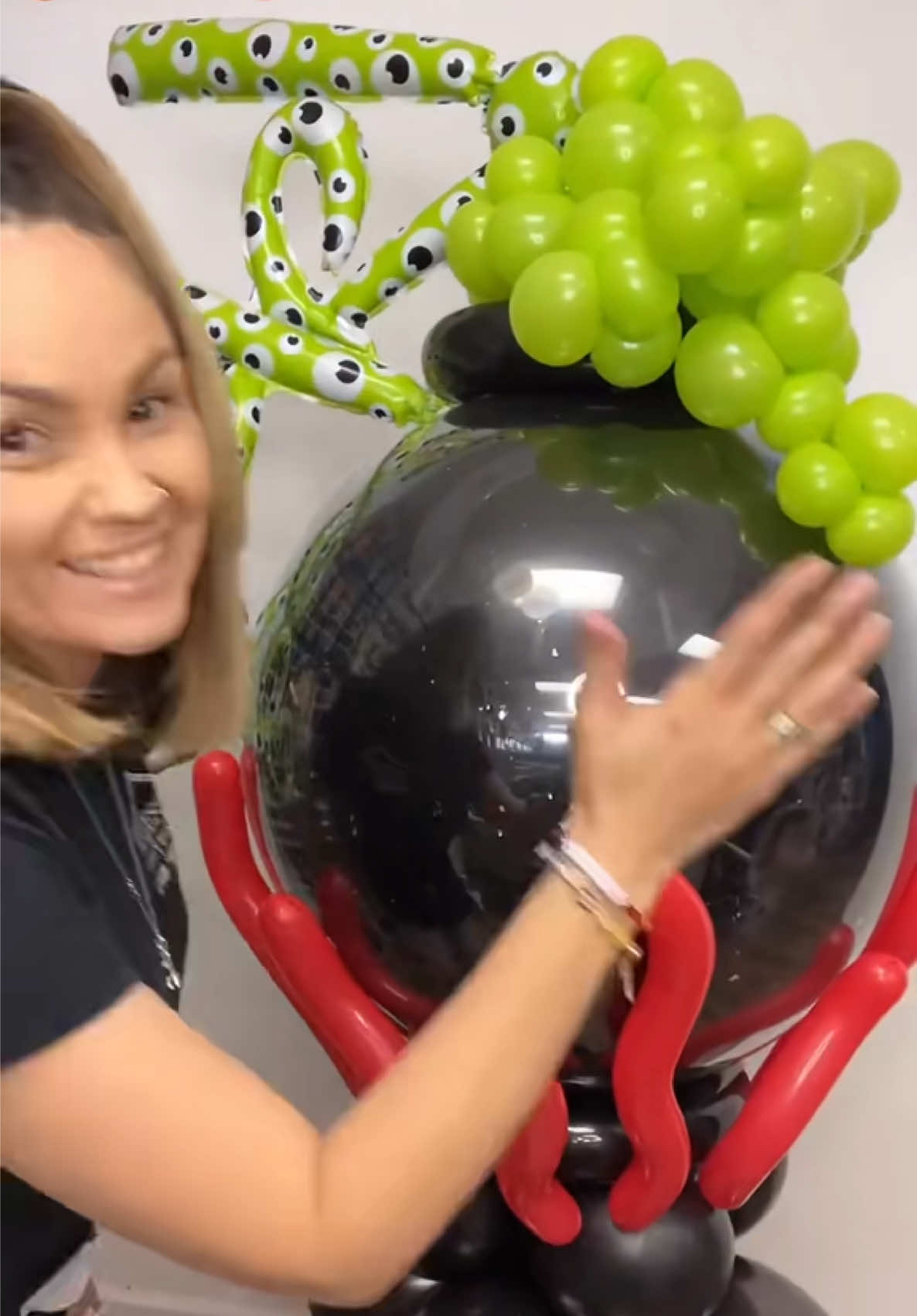 Learn how I created this Balloon Calderón from scratch 🎈🔥 Step by step — easy, creative, and 100% air magic 💨 Tag me when you try it! 👇 #BalloonArt #BalloonCalderon #BalloonTips #MajesticPartyRentals
