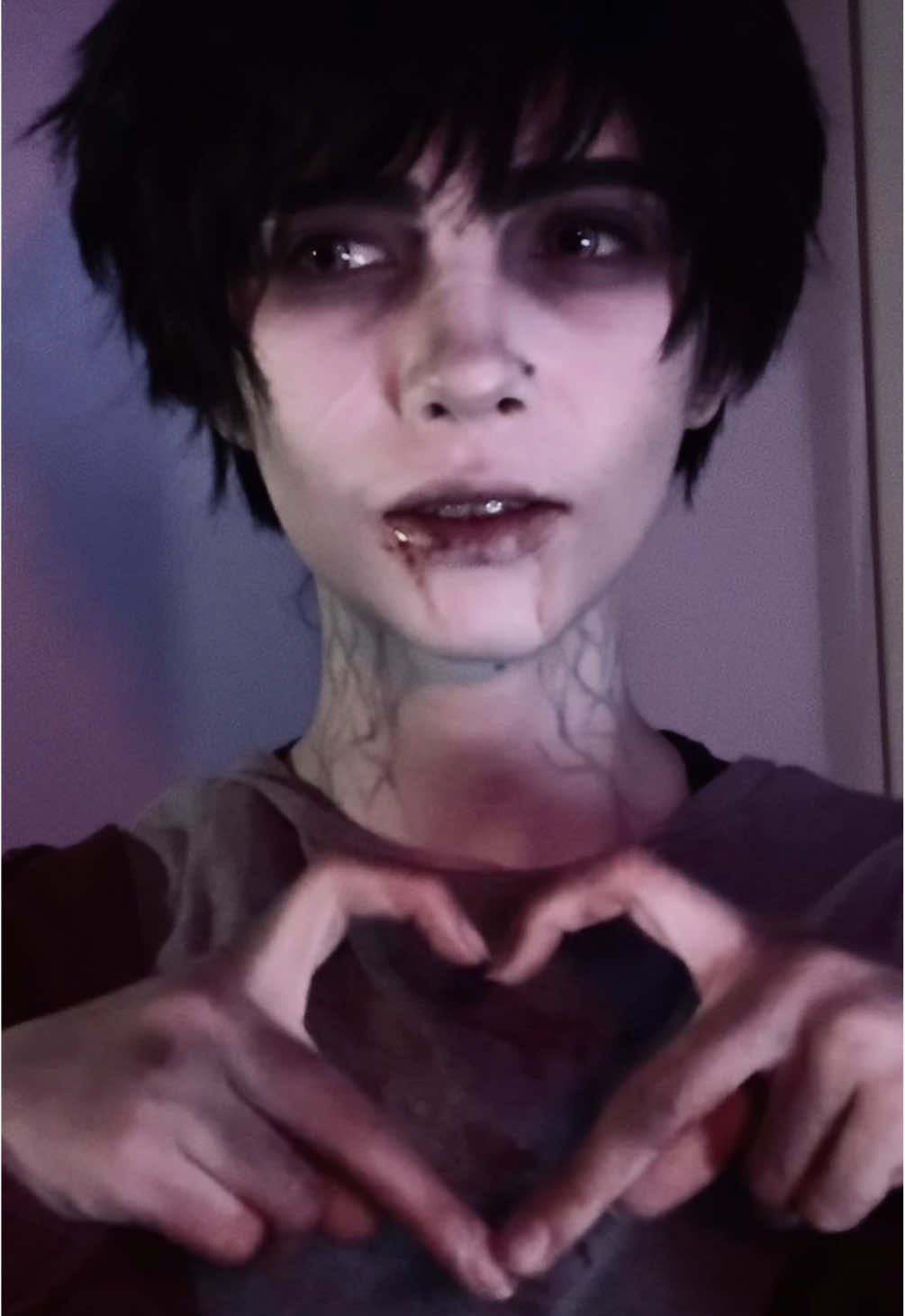 FAKE prop & makeup || I love awkward zombies || #cosplay #warmbodies #zombiemakeup #rwarmbodies #fyp #zombiecosplay #sfxmakeup #zombie 