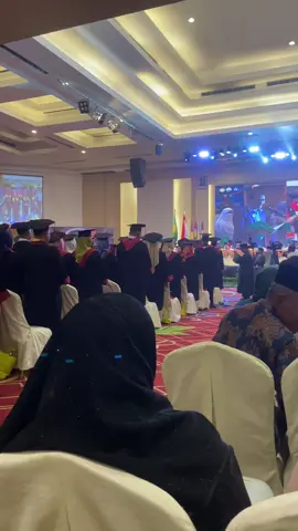 Sekolah Kesehatan itu Mahal, Jaminanmya bukan Uang. Insyaallah Pintu syurga🥹 -#fypシ゚ #sumpahperawat #ners #wisuda2025👩‍🎓🎓 