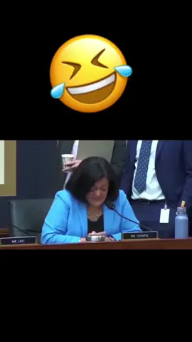 #duet with @Donaldo Trumpo 🤣🤣#mandycakes #blackwidowcrew #redlipcrew 