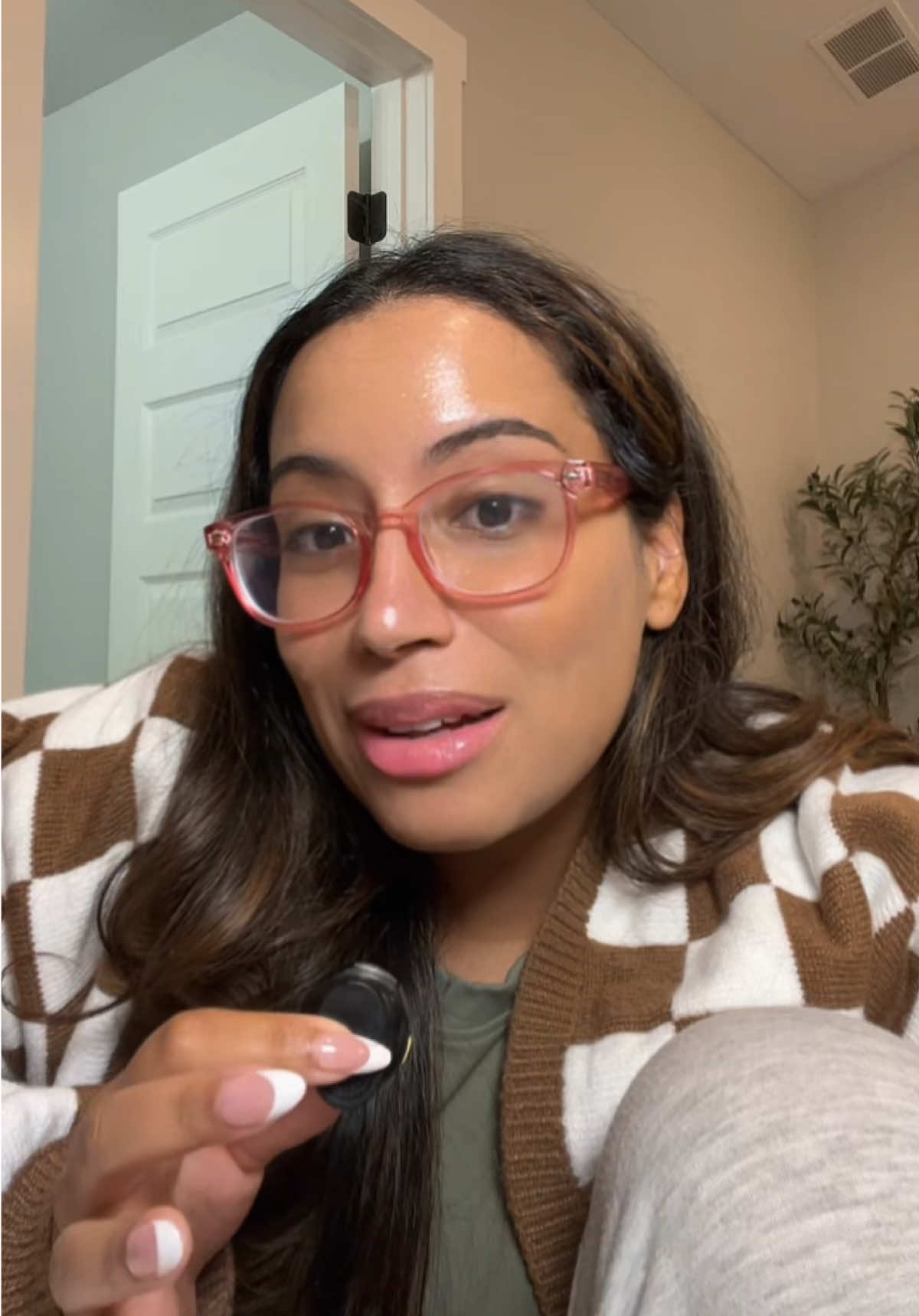 Replying to @ShayShay My bestfriend cheated on her husband #militarymarriage #storytime #cheating 