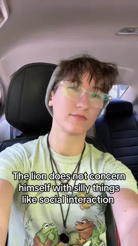 The lion talks to the voices in his head instead #thelion#lion#anxiety#ineedtherapy#funny 