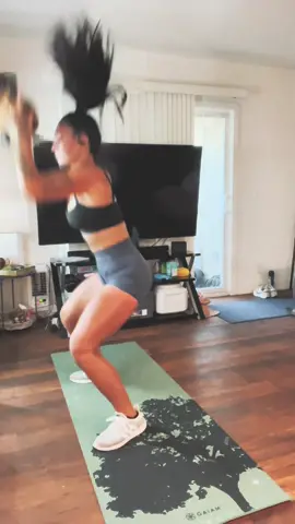 Do you feel like you don’t “have time” to workout?  Circuit training and HIIT workouts are perfect for those of us who have busy careers, families and lives. Try this HIIT workout next time and perform each exercise 45 seconds, rest for 15 seconds. Then HIIT the next move 😉  Start from the top and repeat for 2-3 rounds.  Train to move like a warrior, and I promise you’ll always feel like one 💪🏽  DM for personalized training and nutrition plans. I have a few more spots open 🤗 #hiit #fatburn #homeworkout #fyp  #Fitness 