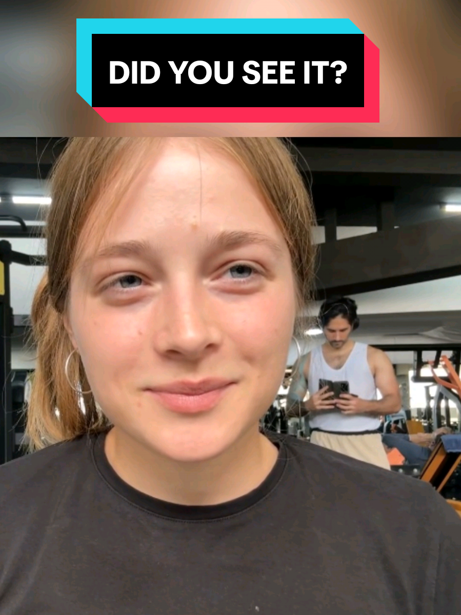 Did you also see what qoqsik saw? 😅 #qoqsik @qoqsik #gym #twitch #streaming #fyp 
