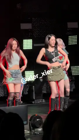 VIVIZ - Phoenix, AZ 9/30/2025 #viviz #eunha #sinb #umji @VIVIZ OFFICIAL 