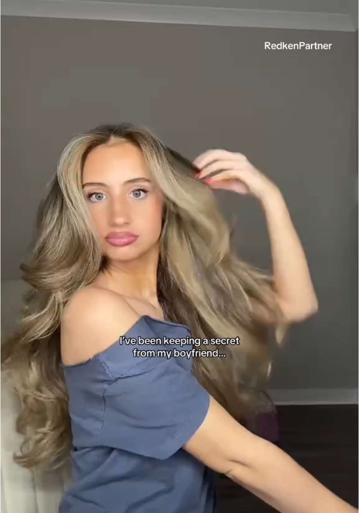 #RedkenPartner The best kept secret in my relationship 🤫 @Redken NEW Acidic Color Gloss: Gloss-In Mask!