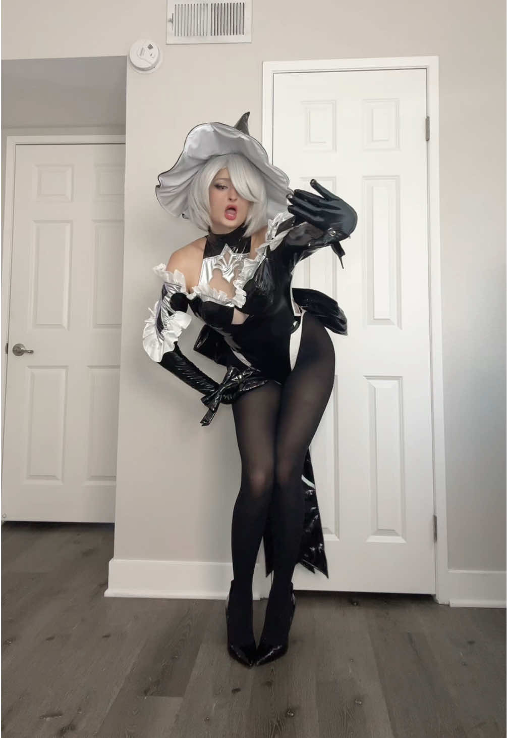 It’s SPOOKY SEASON 👻#cosplay #2b #nierautomata 