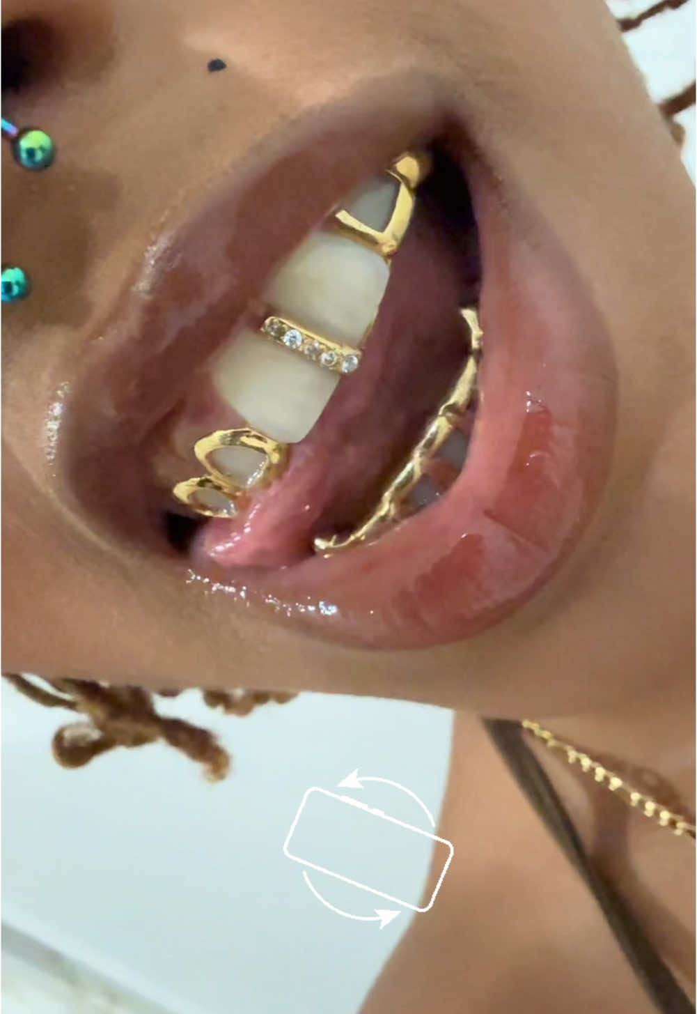 i never posted a close up of my set ⚜️ #grillz #soulaan 