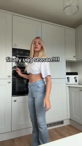 love my uggs even copped some leopard print aswell 😆 #foryoupagе #ugg #october 