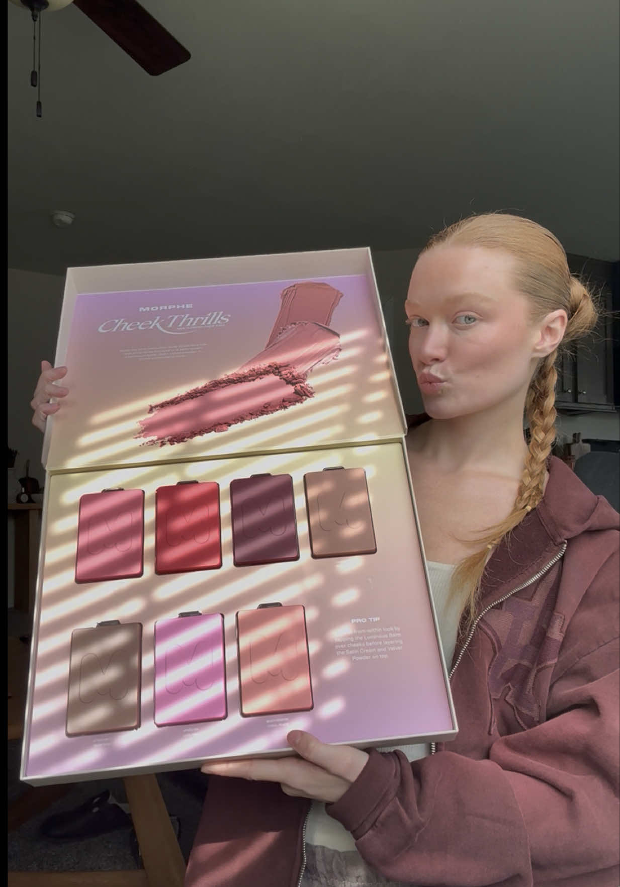 The shadessss!!!! such an insane surprise and the quality is so good! @Morphe Cosmetics #morphe #blush #makeup 