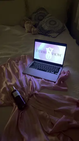 The angels are coming back 🪽 15 October | VSFashionShow |  @Victoria’s Secret Reklam #victoriassecret #victoriassecretfashionshow #fypシ゚ #makemeviral  #fyppppppppppppppppppppppp 