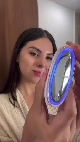 Esta maquinita tiene TODO para transformar tu piel: desinflama, drena, reafirma y estimula colágeno. Y lo mejor… puedes hacerlo tú misma desde casa en solo 5 minutos. Además, sus tres modoscalor, frío y microcorriente están respaldados por estudios dermatológicos que demuestran su efectividad para mejorar la circulación, potenciar la absorción de productos y estimular la producción natural de colágeno.  #drenajelinfático #guashafacial #skincareroutinetips #tiktokshophotsalemx #skintok 