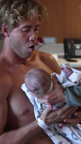Watching this never gets old 🥲@Derik Beeston #newborn #birth #husband #reaction 