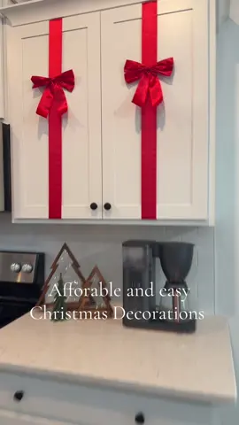 Affordable and easy Christmas decorations that you’re going to love. #christmasdecor #ChristmasDecorations #Christmas