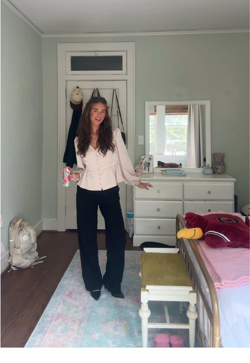 So professional 👩🏻‍💼👩🏻‍💼👩🏻‍💼@Alani Nutrition @Alani Nu Ambassadors #alaninupartner #alaninu #businessootd #womeninbusiness 