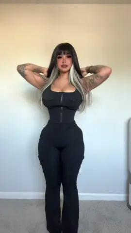 Ig:gigiibunnyy  #goth #gothgirl #latina