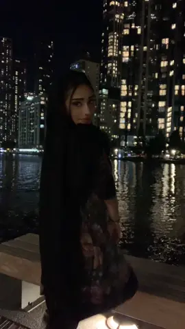 first time exploring canary Wowzaaa #canarywharf #fyp #hijabi #fitcheck