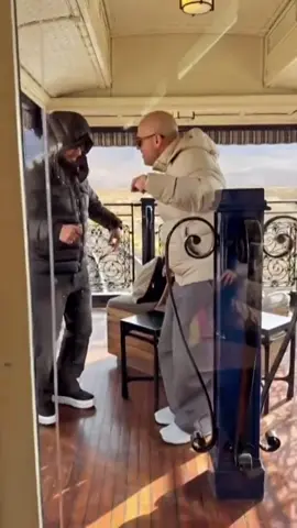 Cuando un Peruano🇵🇪 le quiere enseñar a bailar huayno a un Boricua🇵🇷 en un tren por los Andes…pero al final todo lo convierte en salsa🤪😂 @GianMarco Oficial  #luisfonsi #Fonsi #Gianmarco