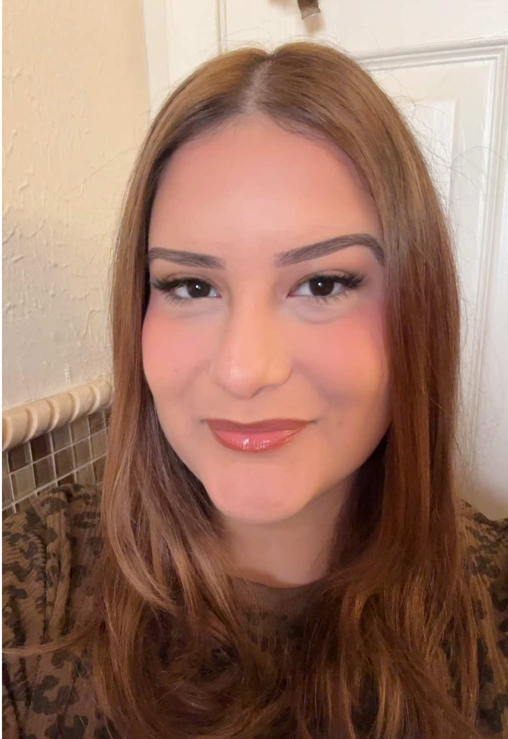 New hair alert🤎 Had to change my hair for the seasons coming up. Love this trend!  #sabrinacarpenter #whendidyougethot #transition #fallhair #beforeandafter 