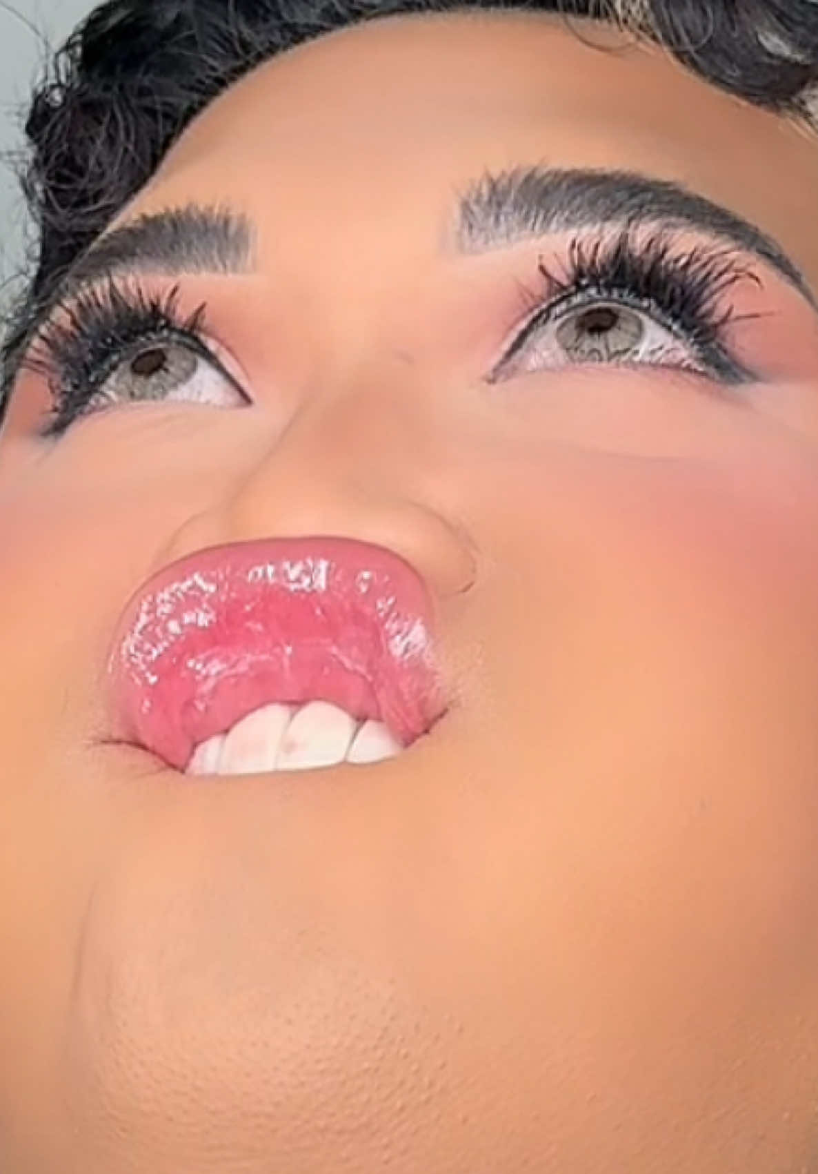 Replying to @Riduanzh makeup is for everyone!! always been and always will be 🫶🏼🫶🏼 #makeup #fyp #beauty #viralmakeup #beautytips 