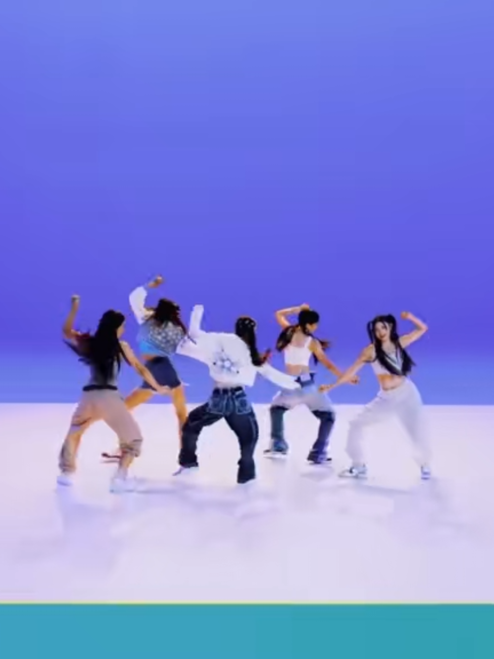 NEW JEANS NEVER DIE!! I loved the metroman trend in new jeans #nwjnsedit #newjeans #metroman #newjeansneverdie  #arizona😎👊 