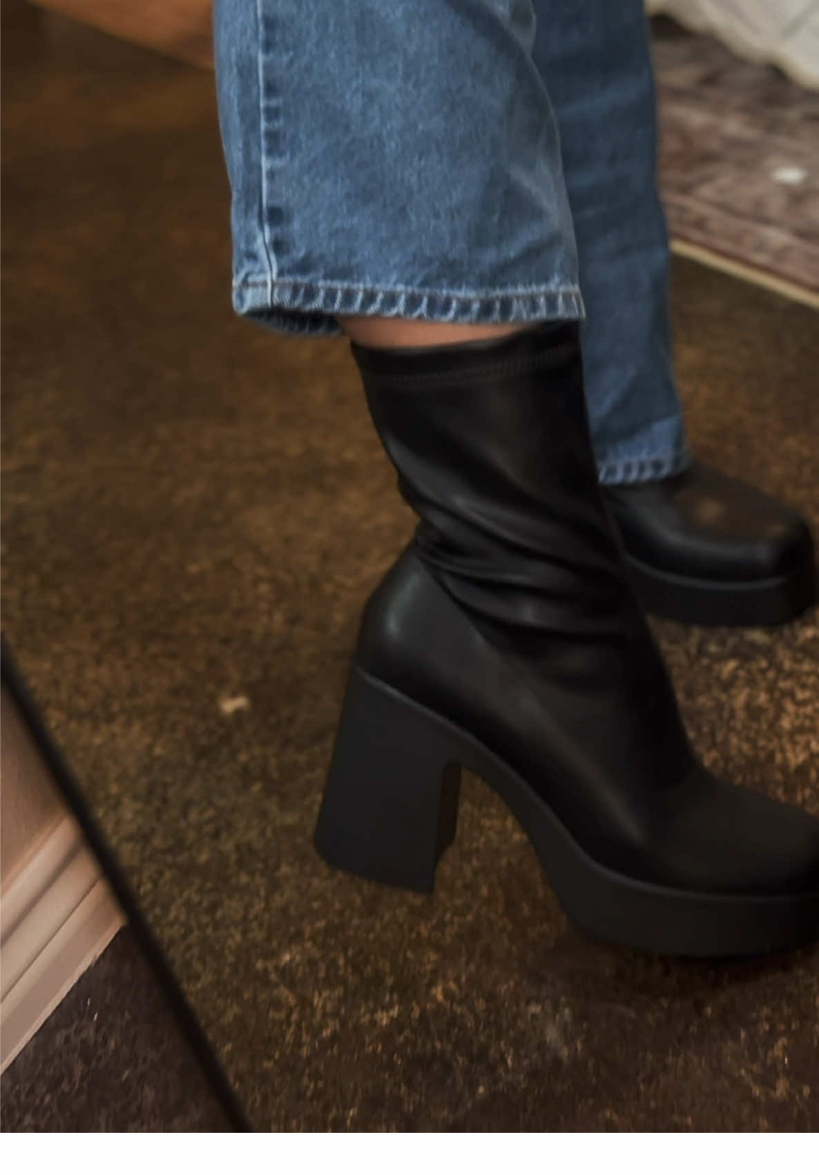 Replying to @Tierra| can’t get enough of this boots !! So gorg 🤍 #fallboots #dreampairs #y2kaesthetic #boots #fallfashion 