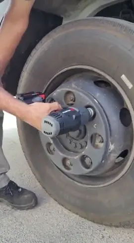 Pustola de impacto a vateria Würth 