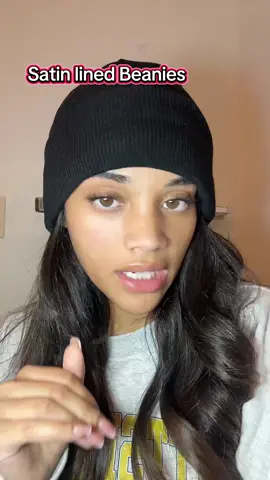 These satin lined beanies are perfect for people who love taking care of their hair. It’s protective not destructive 😍😍 #hair #gift #giftideas #christmas #haircare 