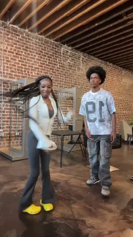😂😂😂. #fyp #trending #dancing #romantoolit 