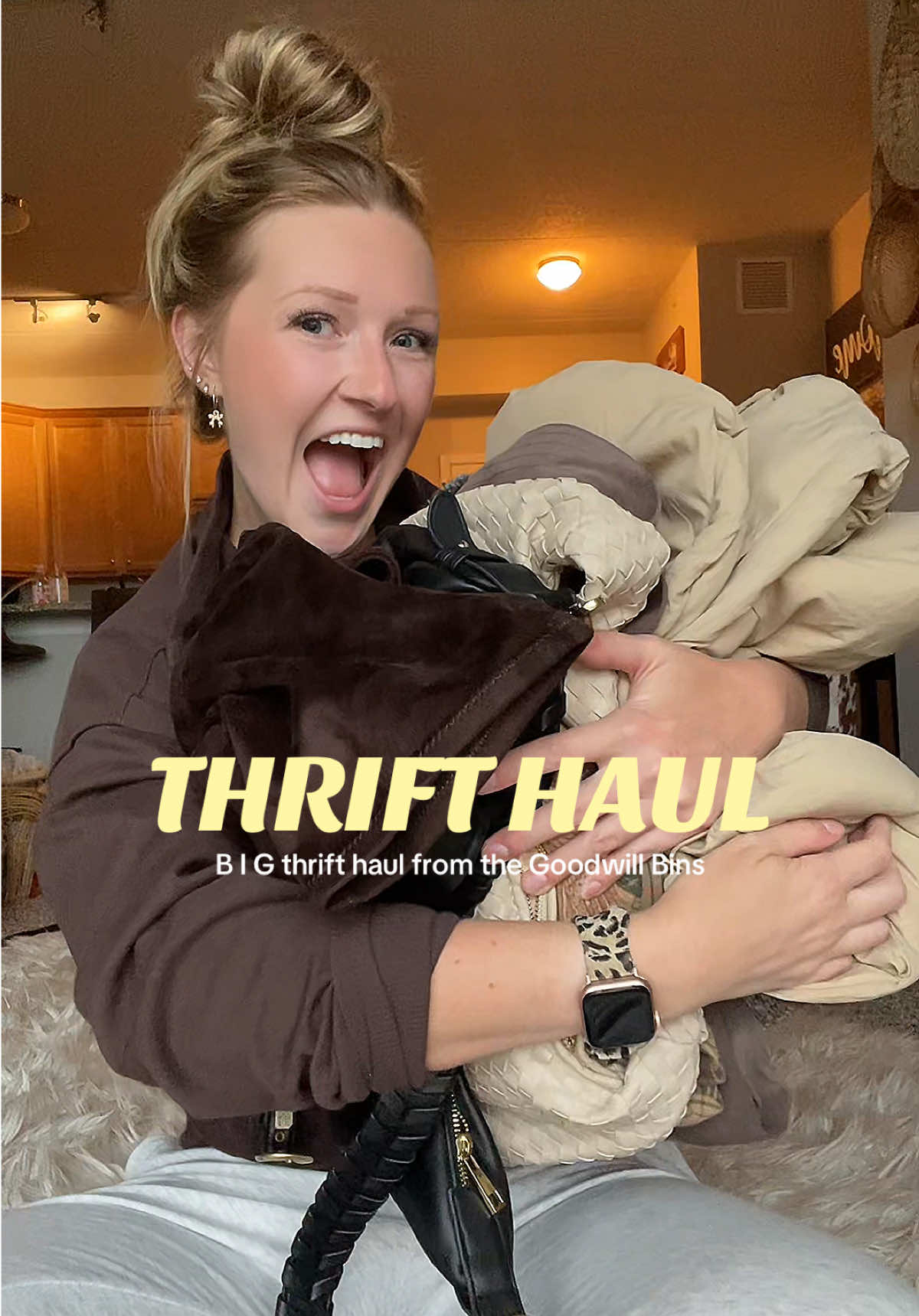 HUGE fall-inspired thrift haul - My fav pieces are always thrifted 🤭🍂#thrifthaul #thrifted #cozyseason #thriftedfashion #fallfashion  