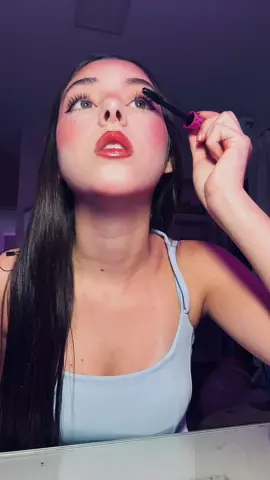Pov: a Make não está makeando , o cabelo não está cabelando e a roupa não está roupando