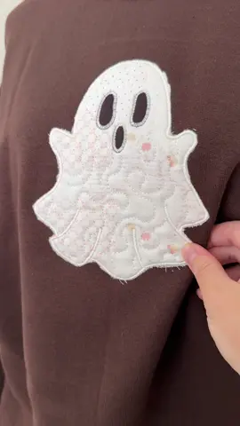 Make a ghost quilted patchwork embroidered sweatshirt with me for Halloween 👻🤍🤎   #patchworksweatshirt #patchworkhoodie #embroideredclothing #spookycute #halloweensweatshirt 