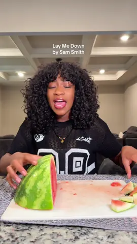 Next to youuuu #eternityy #thegirlwhocutsfruit #samsmith #laymedown 