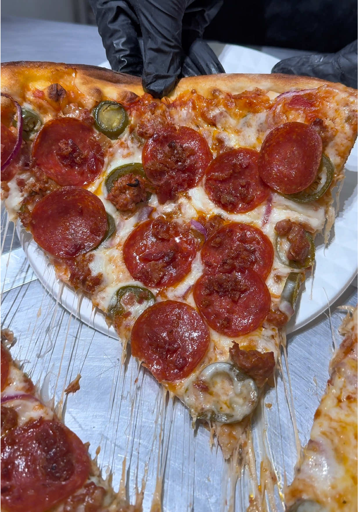 Pepperoni Mexicana !😋🇲🇽 #pizza #torontoeats #torontotiktok #pizzalovers #120pepperoni 