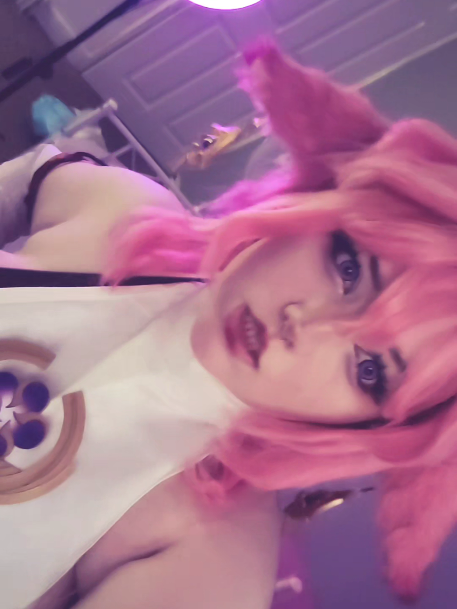 does anyone else like bleach here bc orihime is looking so tempting atm. #yaemikocosplay #yaemikogenshin #GenshinImpact #genshinimpactcosplay #コスプレ 