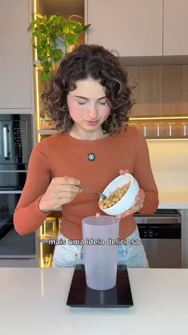 Será que foi aprovada? 👀 Torta de grão de bico: -200g de grao de bico cozido -2 ovos -Sal, pimenta, paprica defumada e fermento Bata tudo no mixer, despeje metade da massa no fundo de um refratário, adicione o recheio da sua preferência, cubra com o restante da massa e leve para assar no forno a 200 graus por 30 minutos. Testa e depois me conta se gostou? 🤩🧡 #tortadegraodebico #tortasalgada #empadafit #empadaofitness #fitfood  