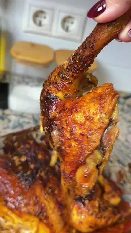 Te enseño a hacer el mejor pollo al horno que hayas probado, paso a paso, súper crujiente por fuera y un interior jugoso, tierno y sobre todo lleno de sabor.  #polloasado #polloalhorno #pollo 