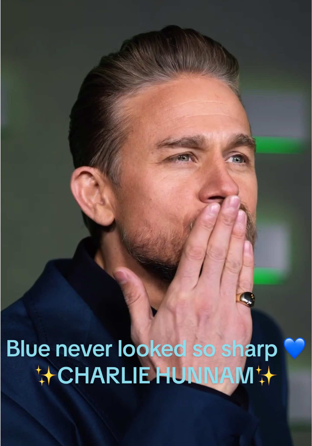 ✨ Last night CHARLIE HUNNAM showed us how to OWN the blue suit at the premiere of Monster: The Ed Gein Story 🔥 🪁 Producer: ME Videogrpaher & Editor 🎥 🎞️ 💻 : @YoCraigggg  @Netflix #charliehunnam #celebtok #redcarpet #netflixmovies 