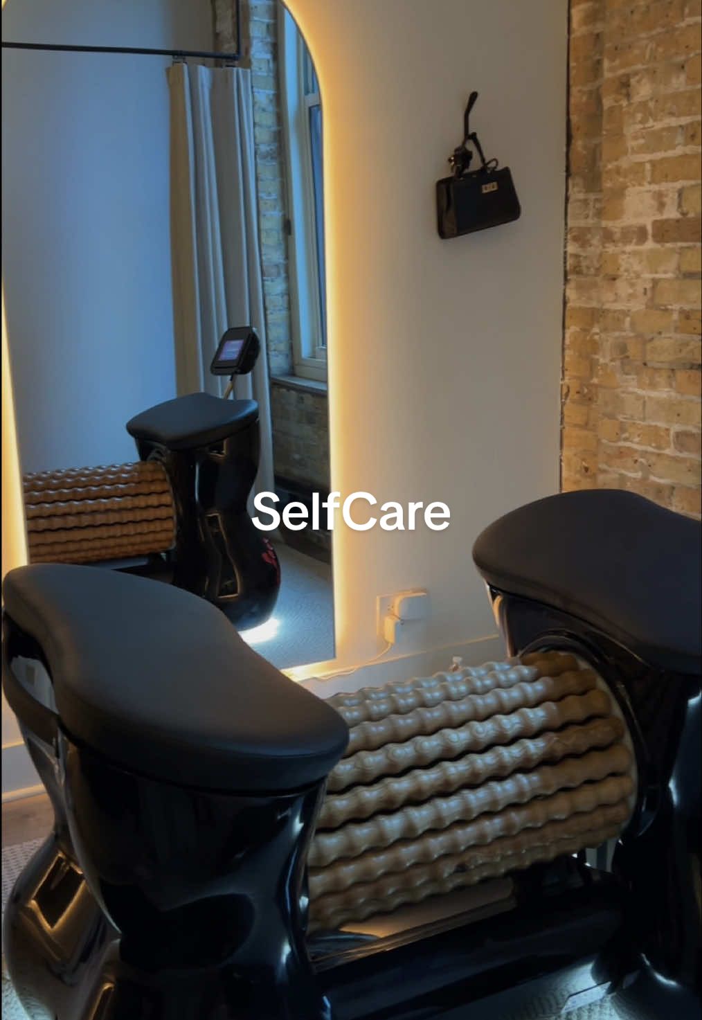 #lymphaticdrainage #lymphaticdrainagemassage #lymphaticmassage #selfcaretiktok #SelfCare 