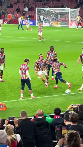 Saliba & Calafiori always have my attention 🥲😍 #arsenal #UCL #football #london #emiratesstadium  @Riccardo Calafiori 