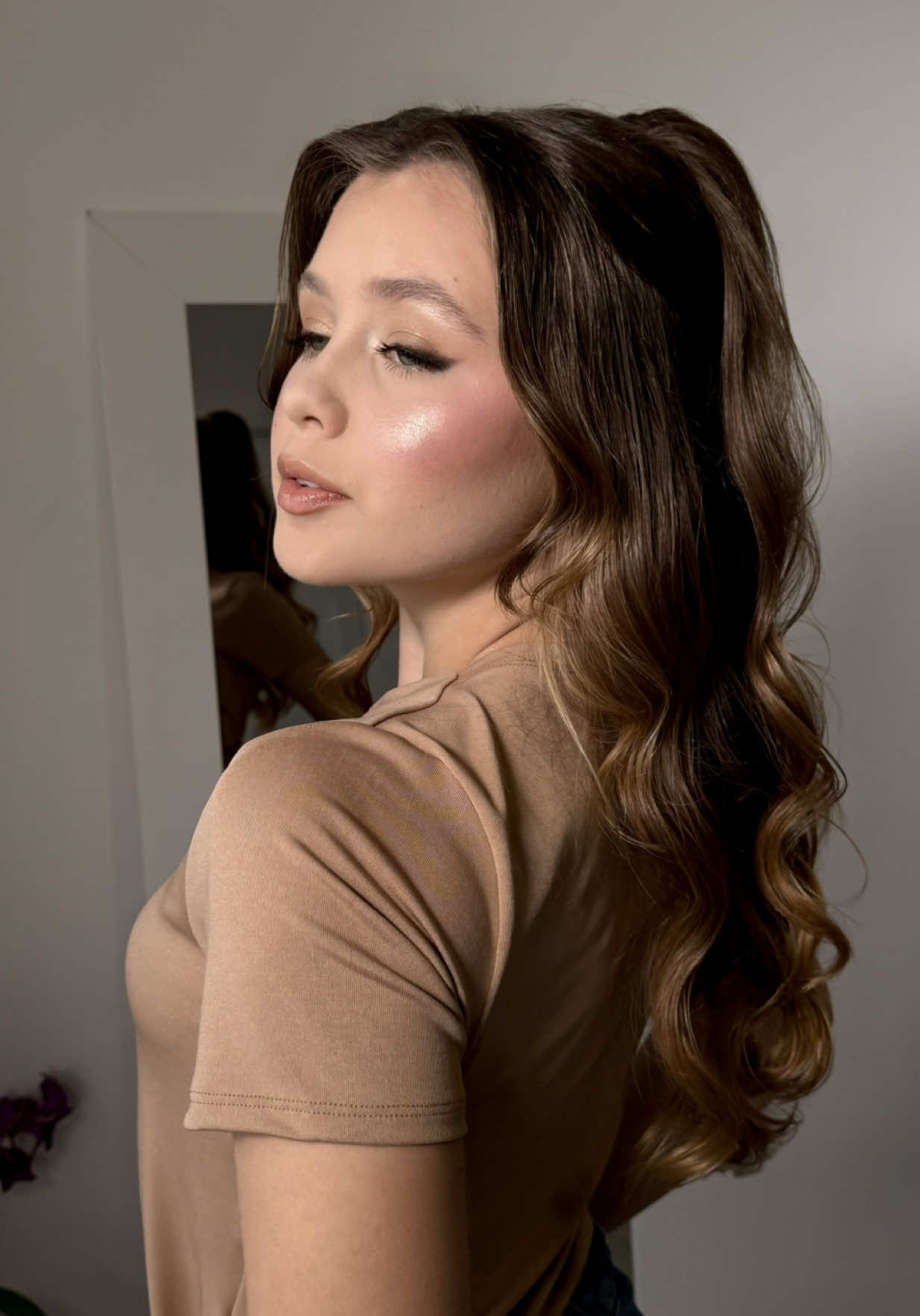 Maquiagem e penteado: a combinação que transforma sonhos em realidade.💗😮‍💨✨ #debutante #maquiagemglow #maquiagemprofissional #peleacneica 