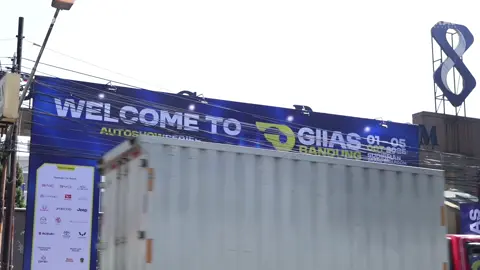 GAIKINDO Indonesia International Auto Show (GIIAS) Bandung 2025 telah resmi dibuka 🎉 . Pameran #GIIASBandung2025 menghadirkan deretan kendaraan terkini, inovasi otomotif, dan teknologi masa depan ✨🚗🛵 . Hayu ajak keluarga dan teman ke GIIAS Bandung 2025! 🗓 1 - 5 Oktober 2025 📍 Sudirman Grand Ballroom, Bandung . Dapatkan tiket on the spot atau di aplikasi Auto360 🎟️ . . #bapendajabar #samsatjabar #GIIASBandung #GIIAS2025    . .  