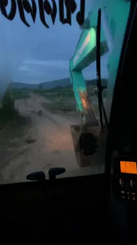 งานเช้าอีกแล้ว😖#บ่อทรายโชคคงคํา #เสี่ยเต้สั่งลุย #อริยะอีควิปเม้นท์ #โกเบลโก้sk200รุ่น8 