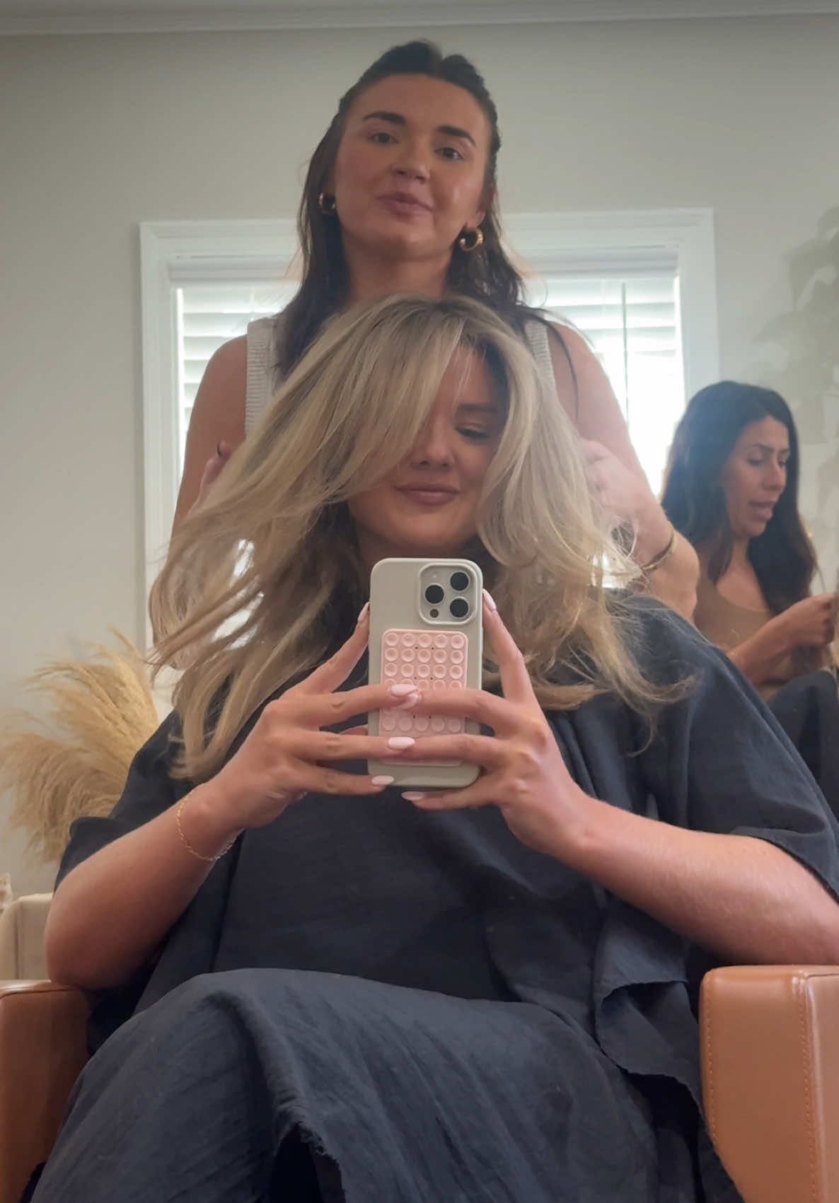 The best day of the quarter ahhhhh @AdelleDawn #charlestonhairstylist #charlestonhair #hairtransformation #freshhighlights #blondehairspecialist 
